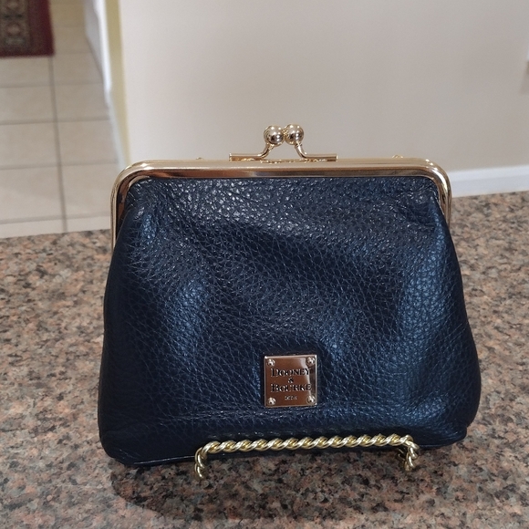 Dooney & Bourke Handbags - NWOT Dooney & Bourke kiss lock coin and card purse